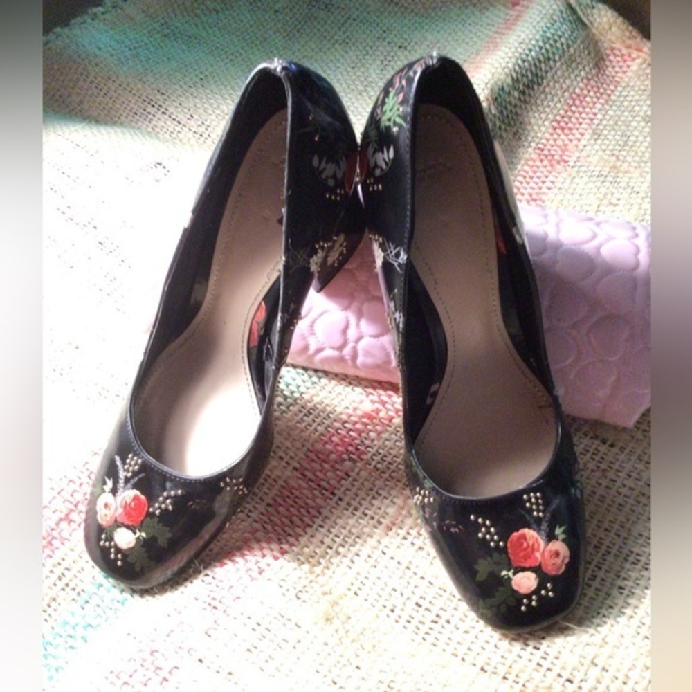 ZARA FLORAL DESIGN BLOCK HEELS